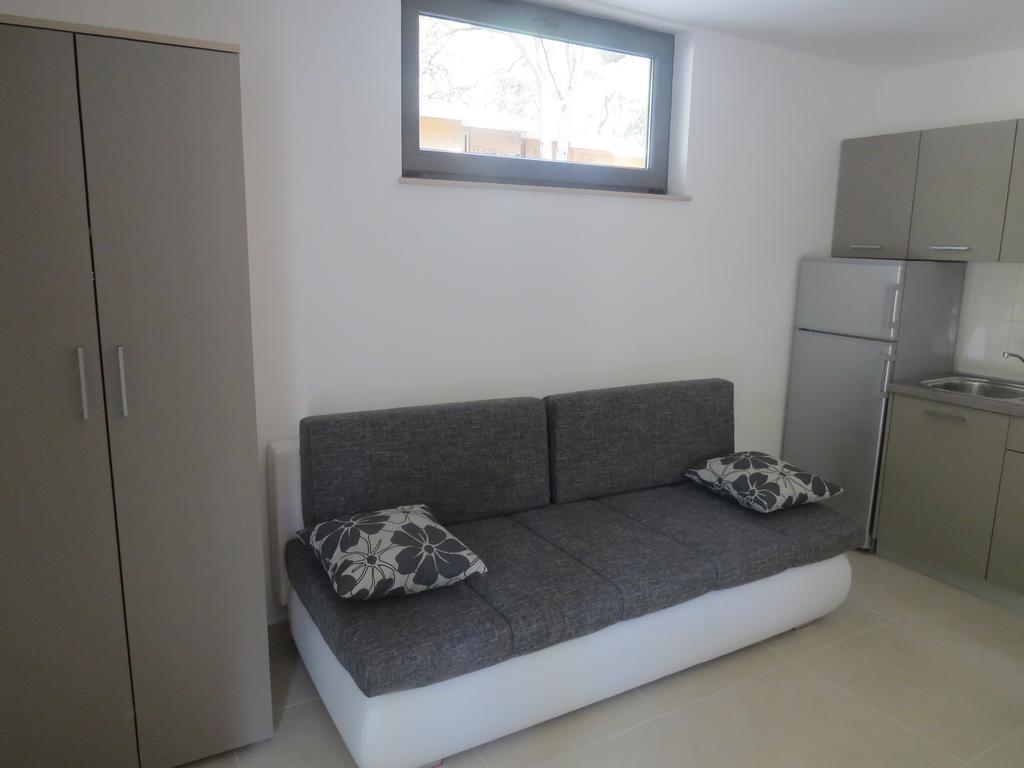 Camping Mia Bungalow & Mobile Home Biograd Na Moru Rom bilde