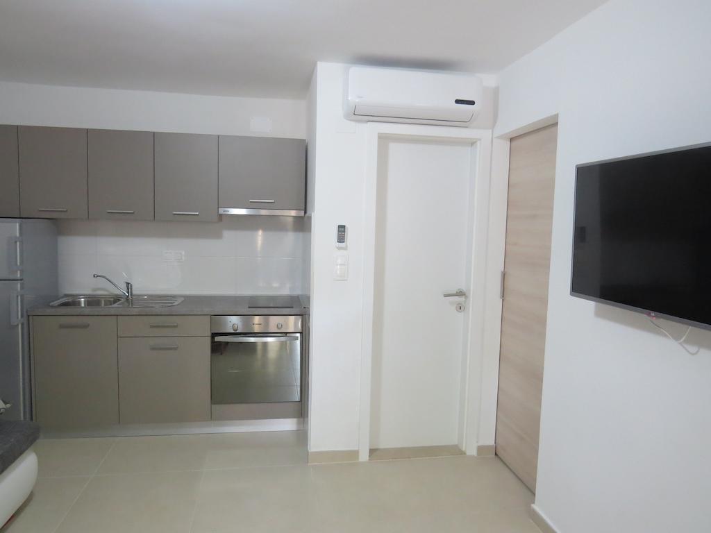 Camping Mia Bungalow & Mobile Home Biograd Na Moru Rom bilde