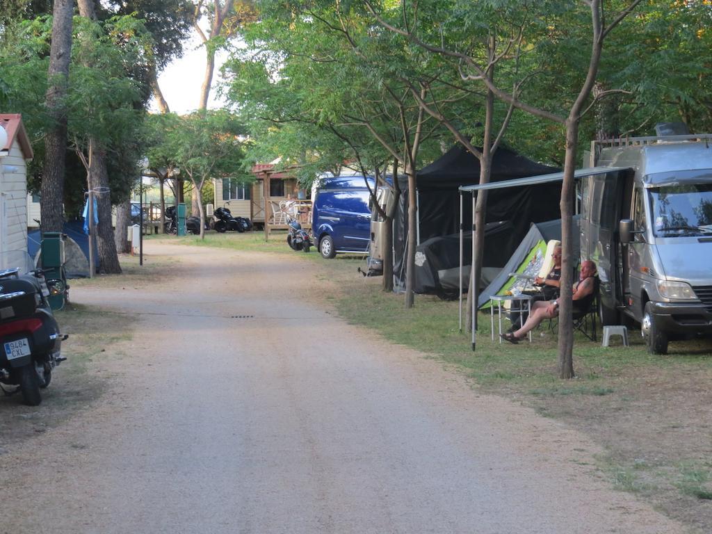 Camping Mia Bungalow & Mobile Home Biograd Na Moru Rom bilde