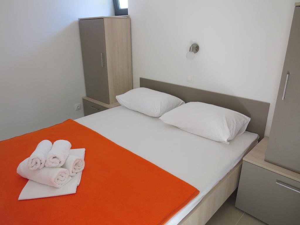 Camping Mia Bungalow & Mobile Home Biograd Na Moru Rom bilde